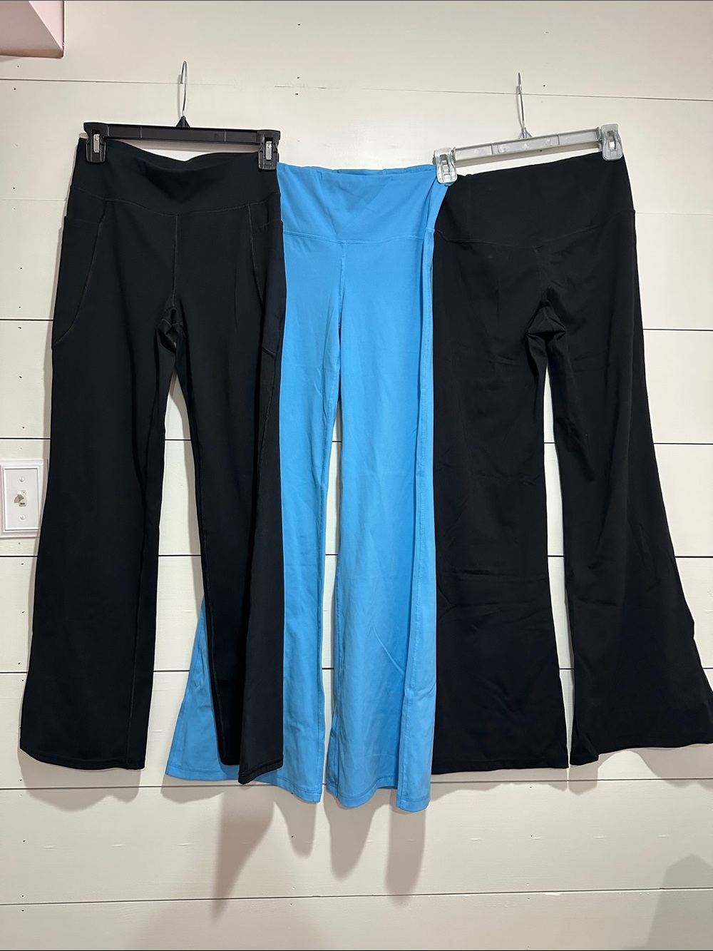 3-Pack Flared Yoga Pants - Black & Sky Blue size small